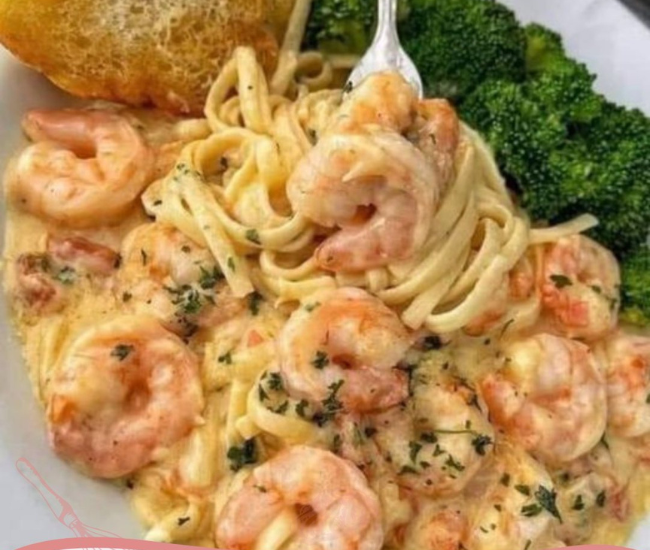 Pasta Alfredo con Camarones