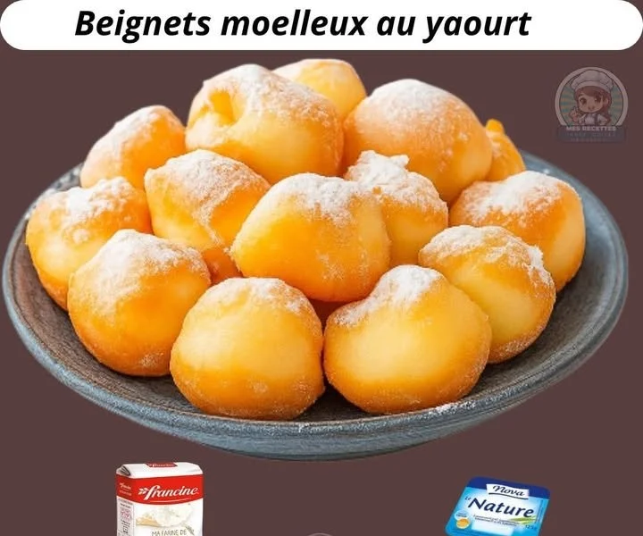 Beignets moelleux au yaourt, dorés et irrésistibles, prêts à déguster.