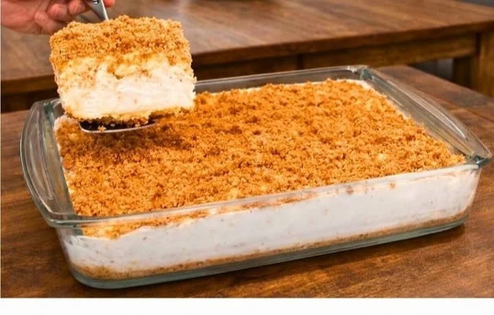 Gâteau Ananas-Coco moelleux avec garniture tropicale