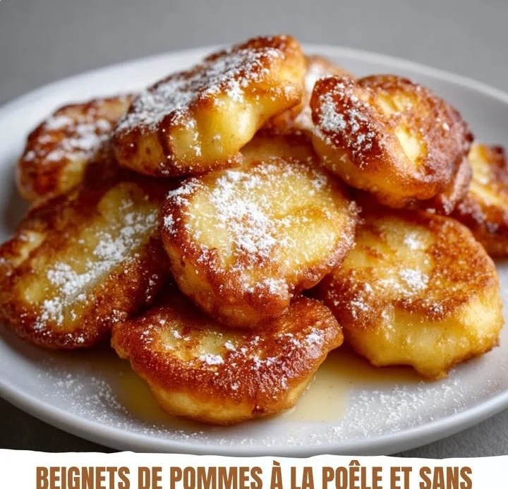 Beignets de pommes à la poêle, croustillants et savoureux, préparés sans friture.