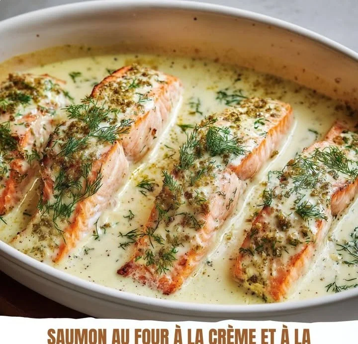Saumon au four à la crème et à la moutarde, plat savoureux et facile à faire.